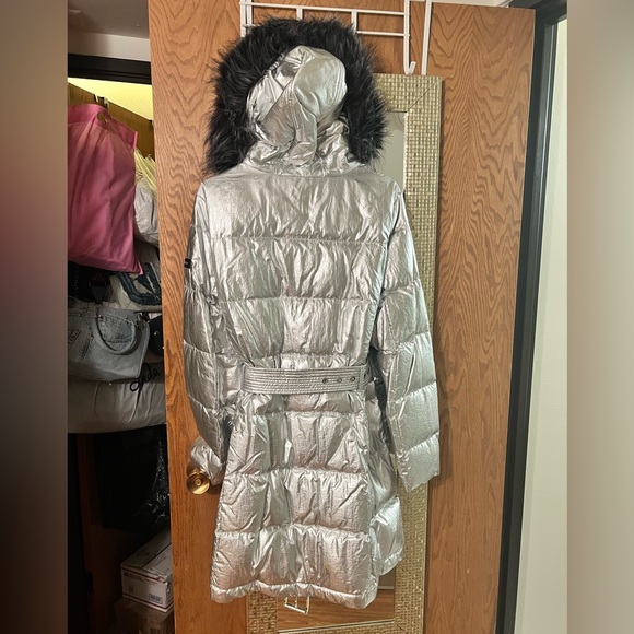 SILVER METALLIC WINTER COAT BY MICHAEL KORS… SIZE LARGE… NEW WITH TAGS. - Picture 2 of 16